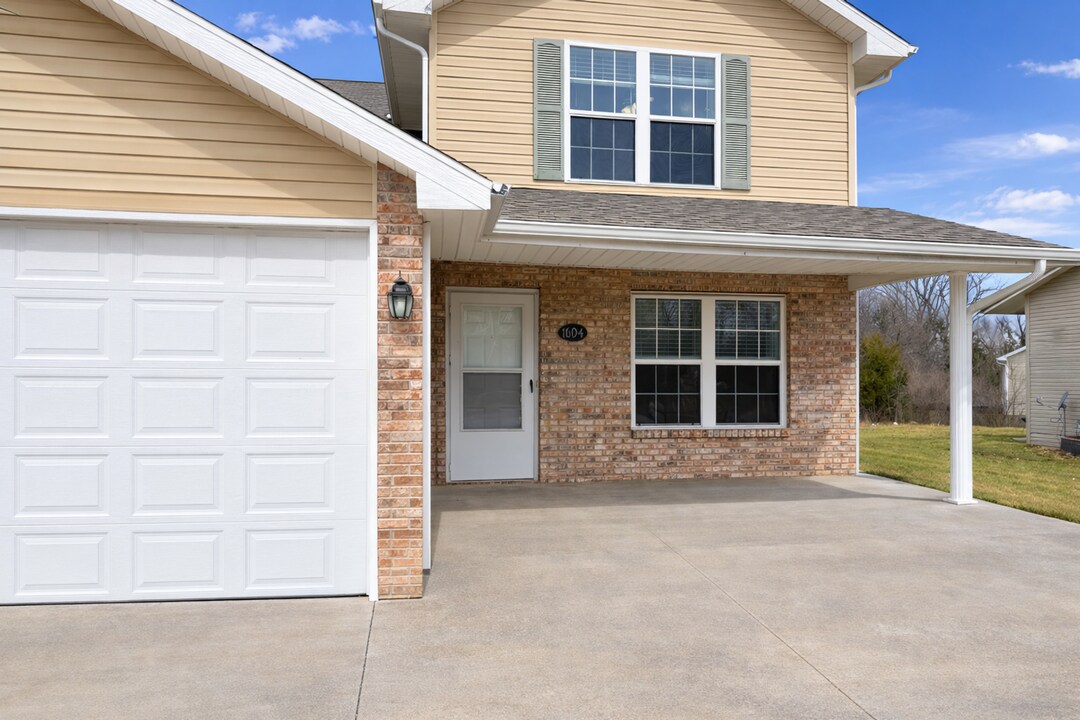 1604-1606-1606 Citadel Dr in Columbia, MO - Building Photo