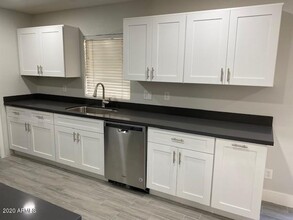2848 E Brown Rd in Mesa, AZ - Building Photo - Building Photo
