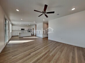 9715 W Parkway Dr in Tolleson, AZ - Foto de edificio - Building Photo