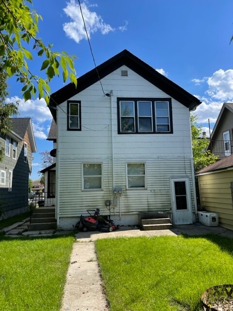 728 Superior Ave-Unit -Lower in Sheboygan, WI - Foto de edificio - Building Photo