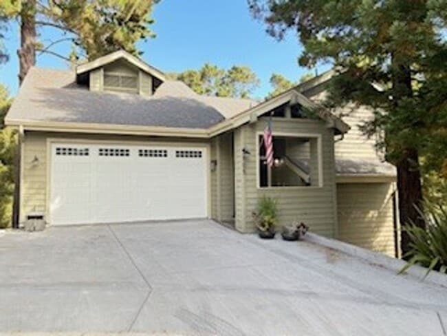 property at 105 Dunsmuir Ct