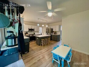 114 Woodshire Ln in Chapel Hill, NC - Building Photo - Building Photo