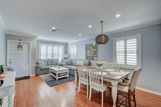 6194 Buena Vista Dr in Margate, FL - Building Photo - Building Photo