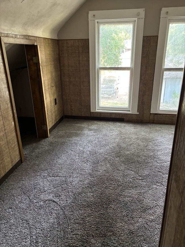 119 N Harvard St in Vermillion, SD - Building Photo - Building Photo