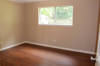 2108 Park Ave-Unit -2 in Pearland, TX - Building Photo - Building Photo