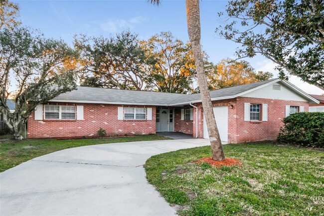 4810 Wynwood Dr in Tampa, FL - Building Photo - Building Photo