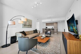 1300 S Miami Ave in Miami, FL - Building Photo - Building Photo