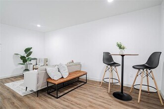 125 E 8th St in Dallas, TX - Building Photo - Building Photo