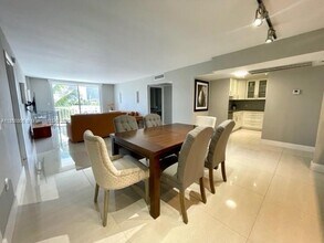 9721 E Bay Harbor Dr in Bay Harbor Islands, FL - Building Photo - Building Photo