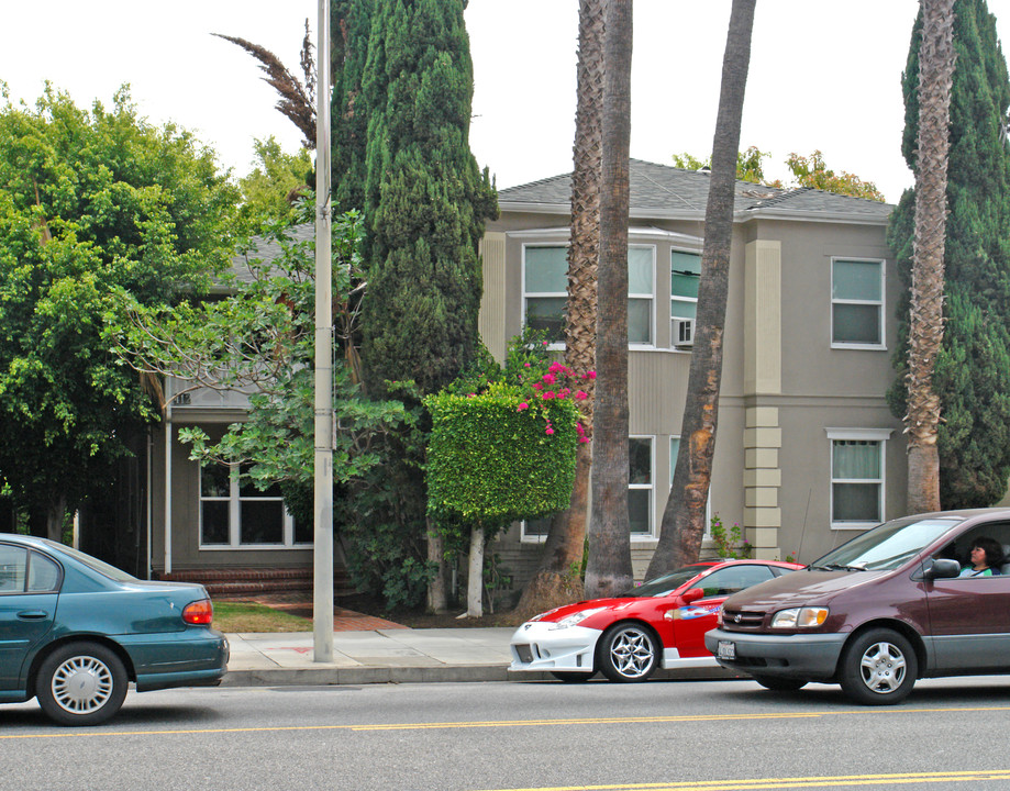 412 N Doheny Dr in Los Angeles, CA - Building Photo