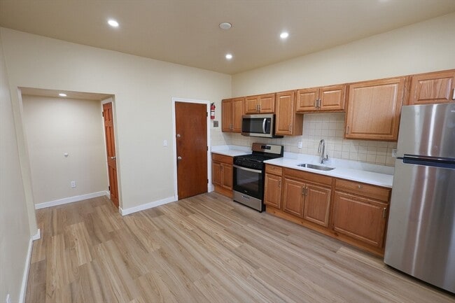 112 Amory St in Boston, MA - Foto de edificio - Building Photo