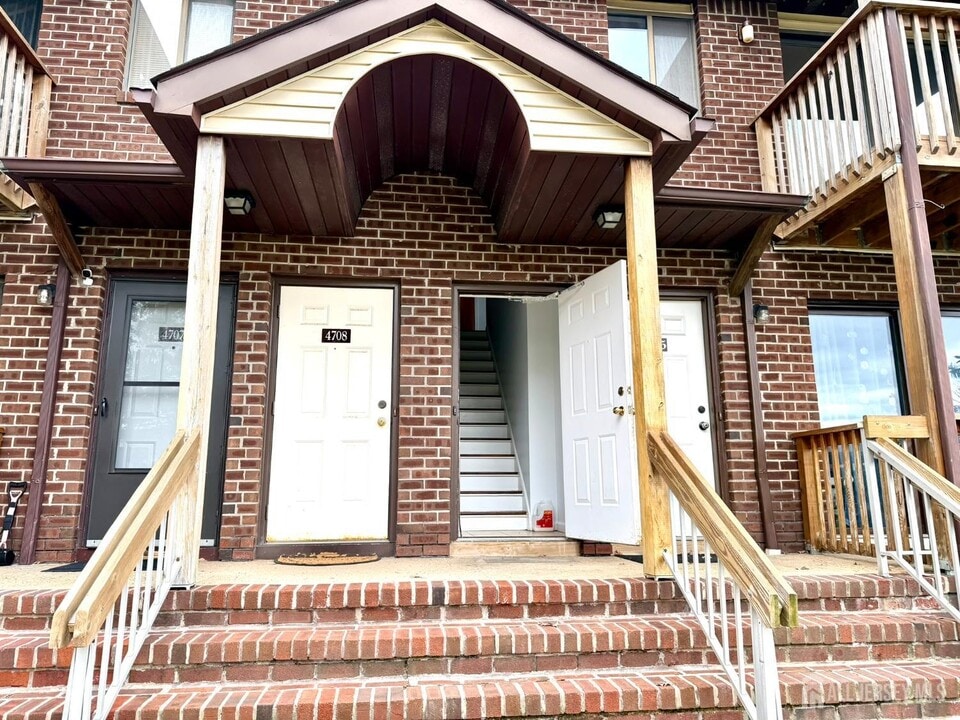 4706 Boice Dr in North Brunswick, NJ - Building Photo