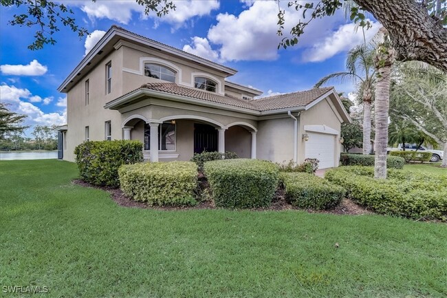 3585 Malagrotta Cir in Cape Coral, FL - Foto de edificio - Building Photo