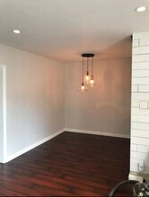 1062 S Corning St, Unit Upper in Los Angeles, CA - Building Photo - Building Photo