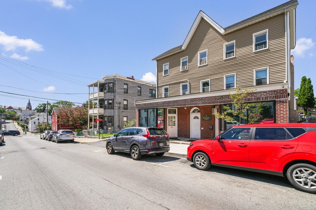 19 Chestnut St in Sleepy Hollow, NY - Building Photo