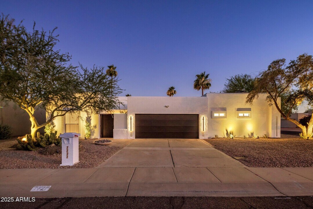 7727 E Valley View Rd in Scottsdale, AZ - Building Photo
