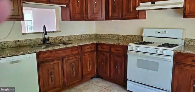 15268 Cloverdale Rd in Woodbridge, VA - Building Photo - Building Photo