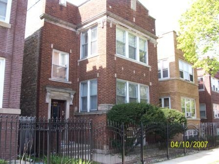 3023 W Gunnison St in Chicago, IL - Building Photo