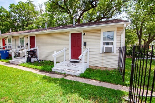 1606 S Martinson St in Wichita, KS - Foto de edificio - Building Photo