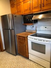 1779 Christian St in White River Junction, VT - Foto de edificio - Building Photo