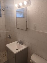 115 Roberts Rd in Homestead, FL - Foto de edificio - Building Photo