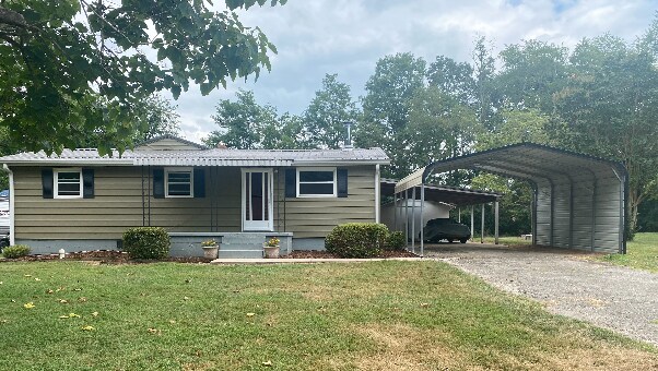 116 Parkway Loop in Asheville, NC - Building Photo