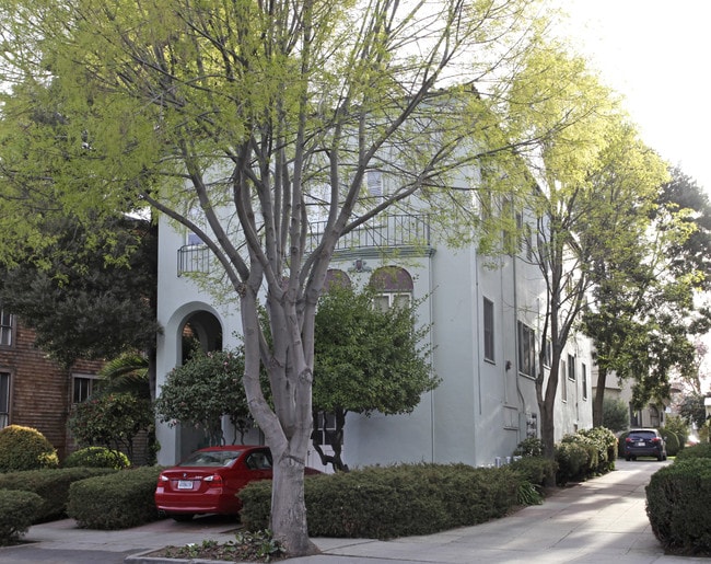 734-736 Wesley Way in Oakland, CA - Building Photo - Building Photo