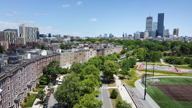 51 Park Dr, Unit 10 in Boston, MA - Building Photo - Building Photo