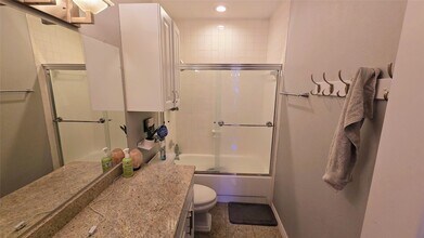 3311 Blackburn St, Unit 109 in Dallas, TX - Building Photo - Building Photo