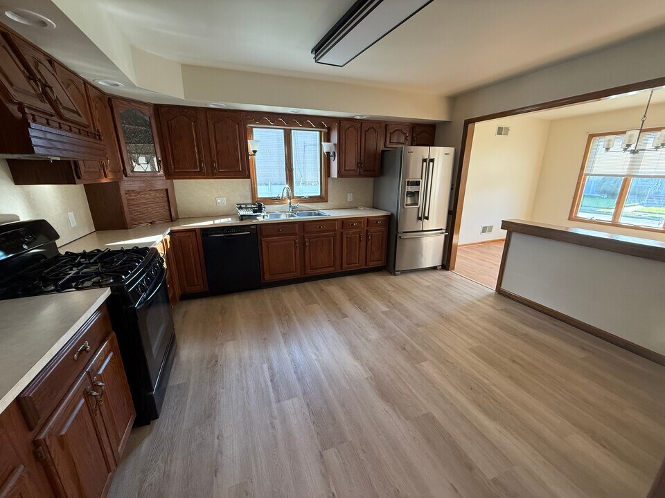 119 E 11th St, Unit 1 in Linden, NJ - Foto de edificio