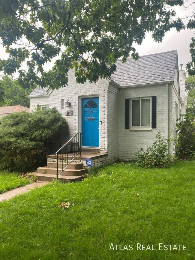 property at 2610 Jasmine St