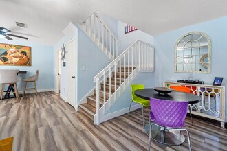 3211 Gardens E Dr in Palm Beach Gardens, FL - Building Photo - Building Photo