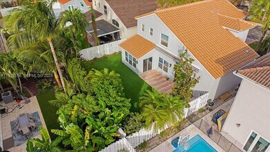 4978 SW 35th Terrace in Fort Lauderdale, FL - Building Photo - Building Photo