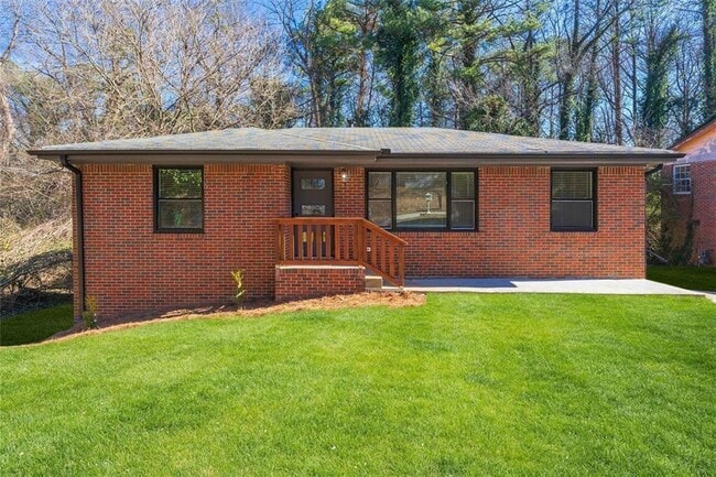 property at 801 N Evelyn Pl NW