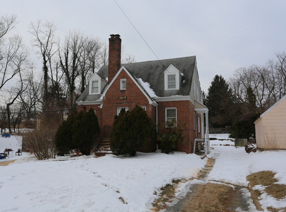 8108 Greenwood Ave in Takoma Park, MD - Foto de edificio