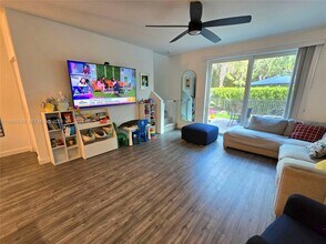 4591 Hollister Ave in Greenacres, FL - Building Photo - Building Photo