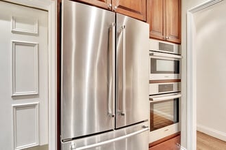 1228 N Dearborn St, Unit 2F in Chicago, IL - Foto de edificio - Building Photo