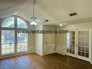 5641 Springtide Dr in Fort Worth, TX - Foto de edificio - Building Photo