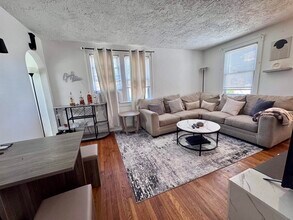136 Rothwell Ave in Cliffside Park, NJ - Building Photo - Building Photo