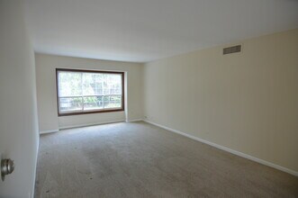 370 S Eastern Ave in Barrington, IL - Building Photo - Building Photo