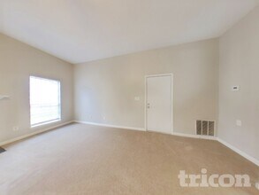 6438 Rebecca Way in Lithonia, GA - Foto de edificio - Building Photo