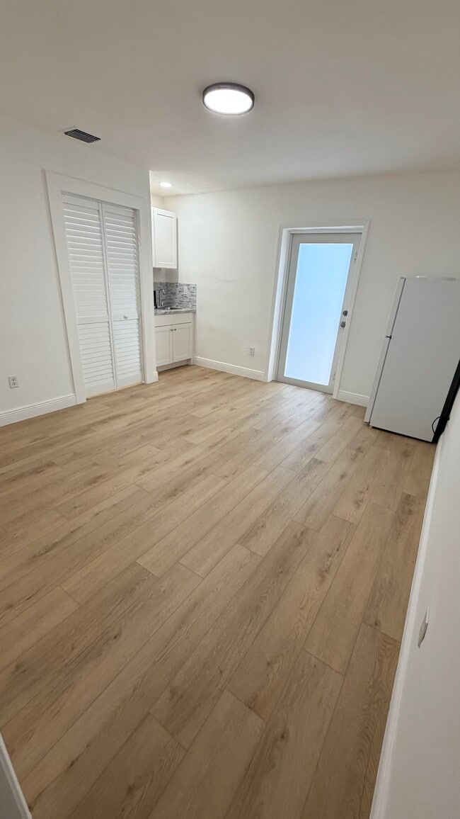 2712 SW 118th Ct, Unit Studio in Miami, FL - Building Photo - Building Photo