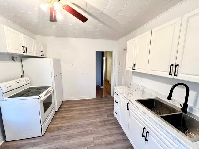 24 Murray St in Chatham, ON - Building Photo - Building Photo