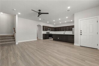 537 Baby Bear Dr in College Station, TX - Building Photo - Building Photo