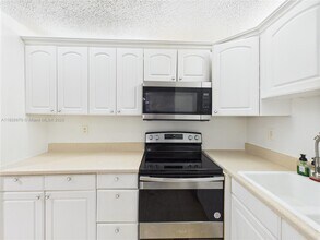 4113 NW 88th Ave in Coral Springs, FL - Building Photo - Building Photo