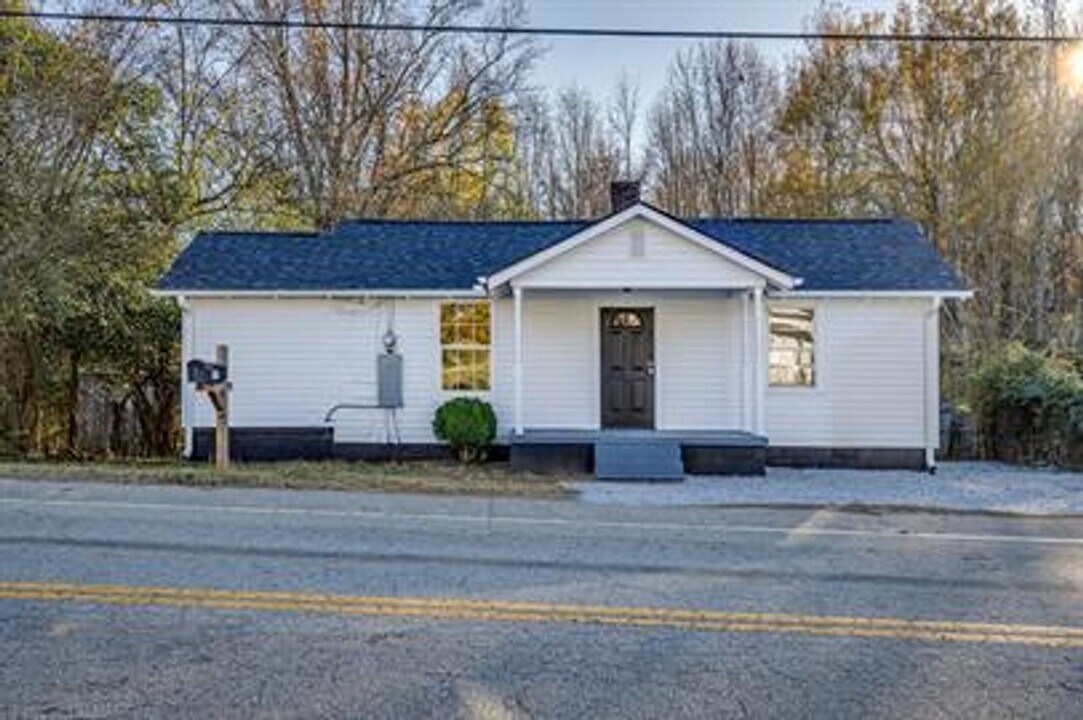 19 Agnew Rd in Greenville, SC - Building Photo