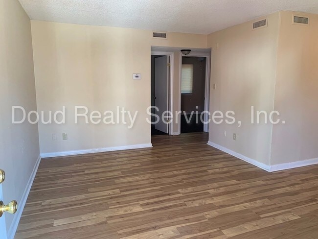 3719 Turnpike Rd-Unit -103 in Portsmouth, VA - Building Photo - Building Photo