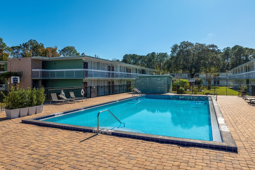 Backlot Apartments in Kissimmee, FL - Foto de edificio