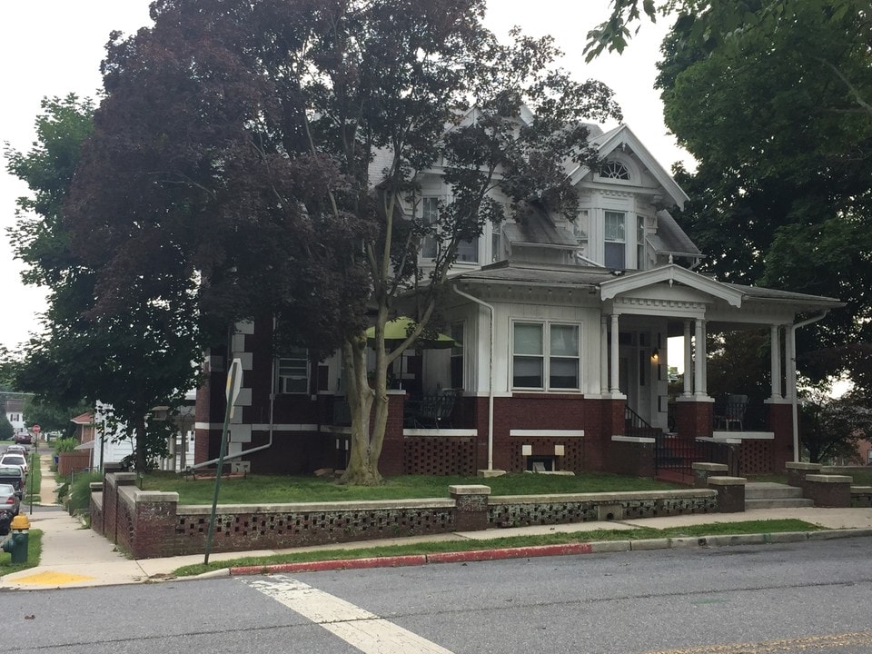 866 Dewey Ave in Hagerstown, MD - Foto de edificio