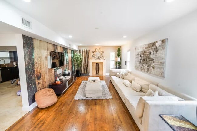 200 NE 16th Ave in Fort Lauderdale, FL - Building Photo - Building Photo